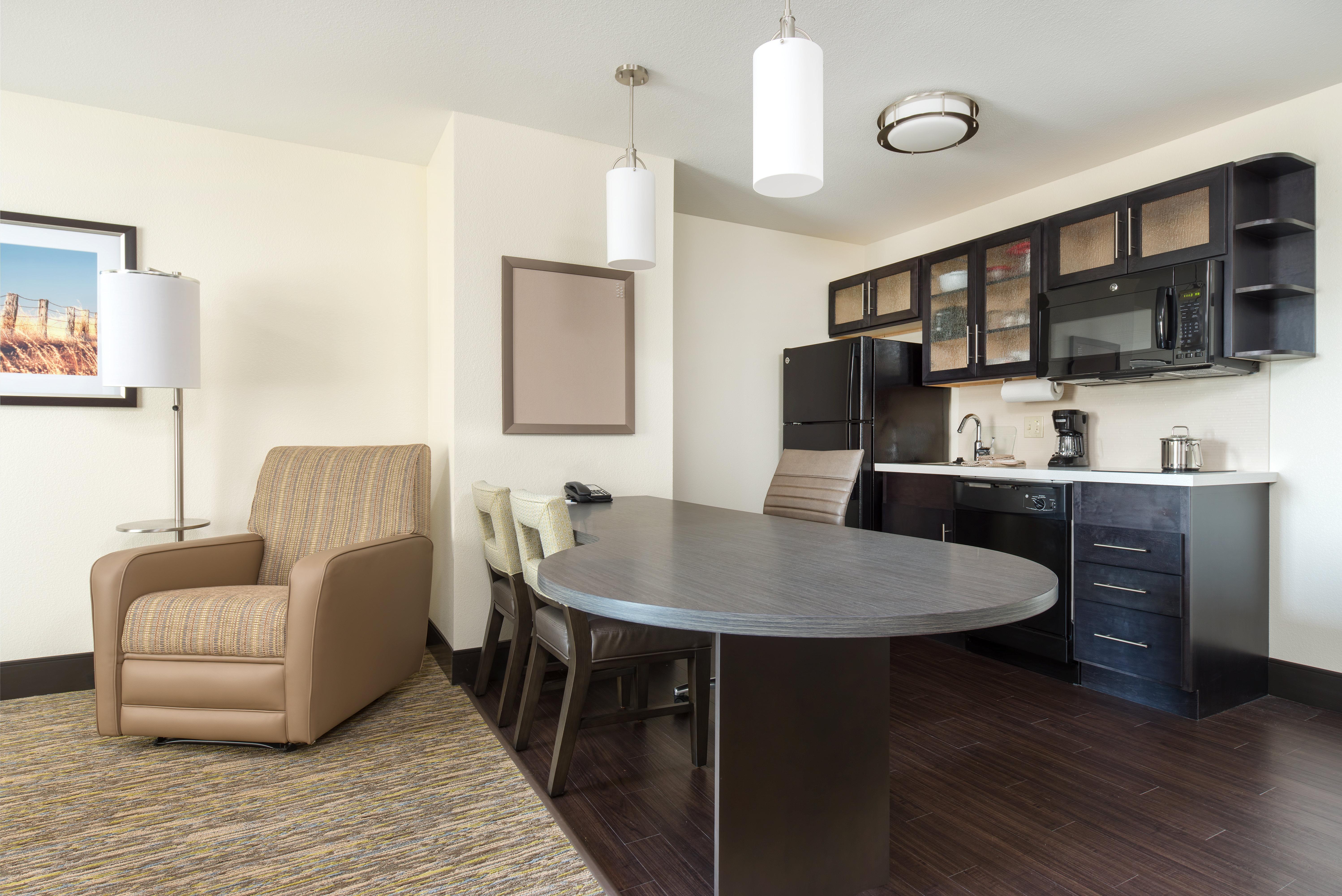 Candlewood Suites Columbia Hwy 63 & I-70 By Ihg Екстериор снимка